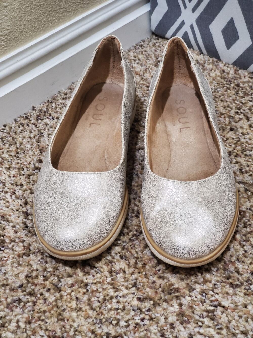 SOUL Naturalizer Womens 6.5W Beige Comfort Flats Slip On Wide Width Casual